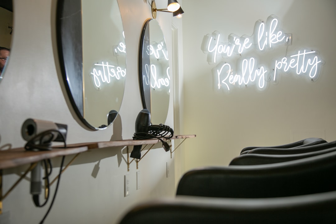 Maison Versailles Nantes - coiffeur- HeadSpa - soins visage - photo 4